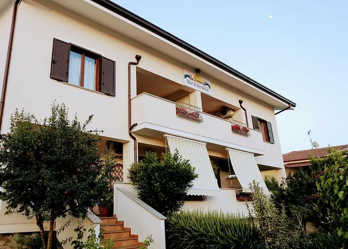 Zama 住宿加早餐酒店 3*